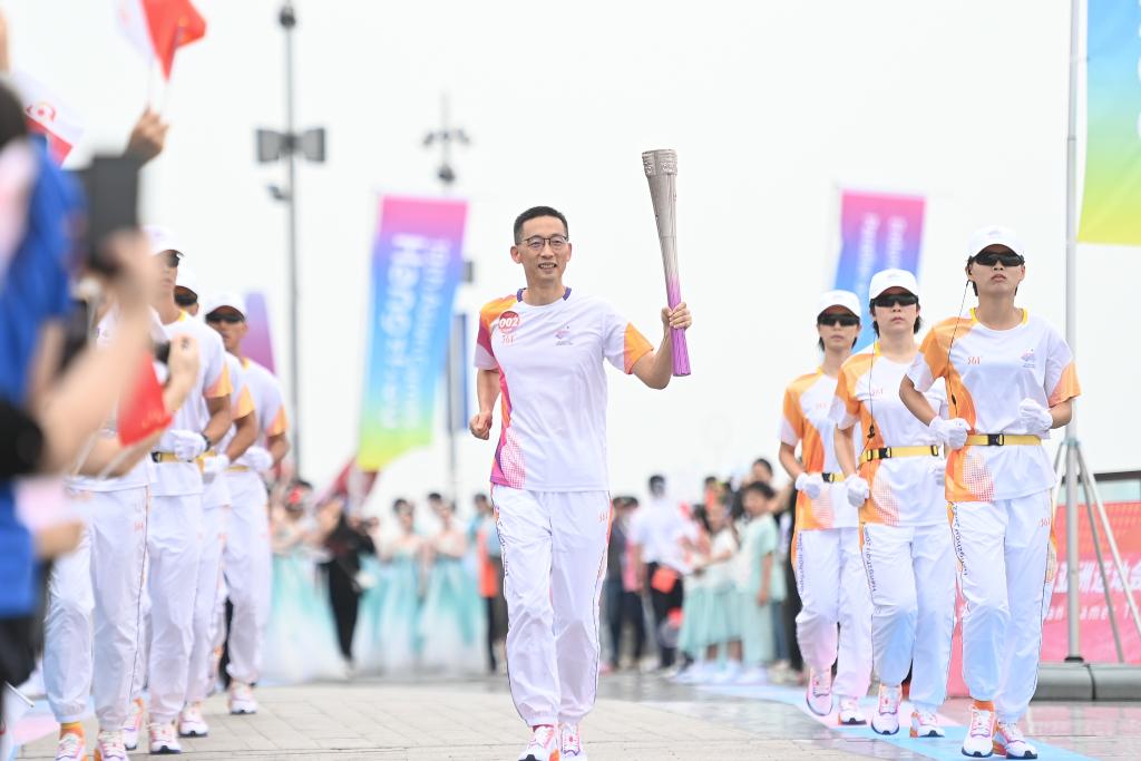 奔向同一个梦想——杭州亚运会火炬手期待体育精神“闪耀时刻”-新华网