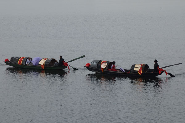 乌篷船百船船队成功创造世界纪录 绍兴文化走向世界