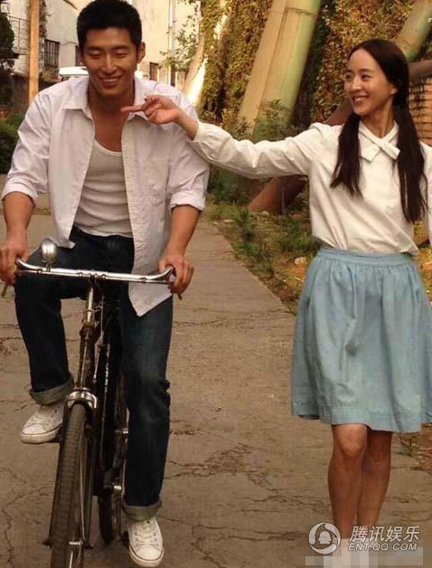 32岁张钧宁绑双马尾 网友惊呼:根本就是18岁