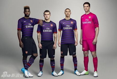 高清- 英超新赛季球衣:曼联红方格利物浦紫色系