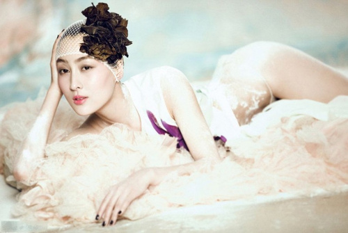 杨幂穿连体<em>睡衣</em>默认怀孕 女星<em>睡衣</em>照大搜罗(组