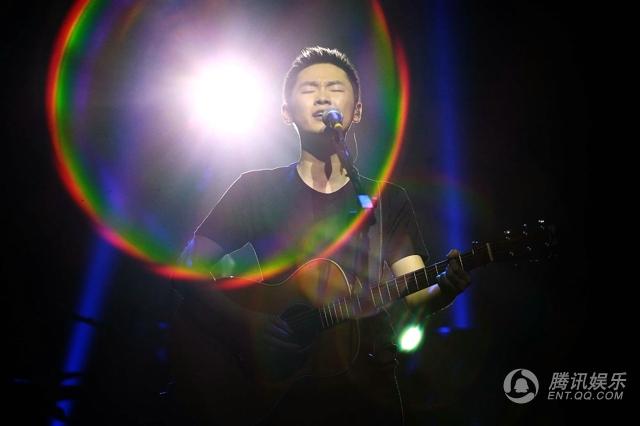 梁博北京开唱 现场告白:做音乐是最幸福的事(图