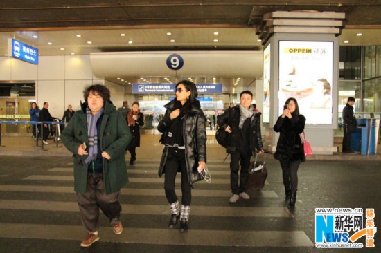 杨恭如低调现身首都机场 事业重心疑似转移北