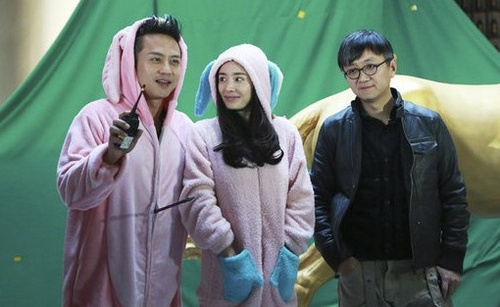 <em>杨幂穿</em>连体<em>睡衣</em>默认怀孕 女星<em>睡衣</em>照大搜罗(组