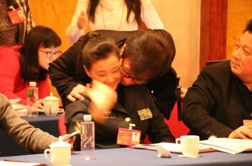 风水师大胆预言成龙:6月10月或将遇大难关