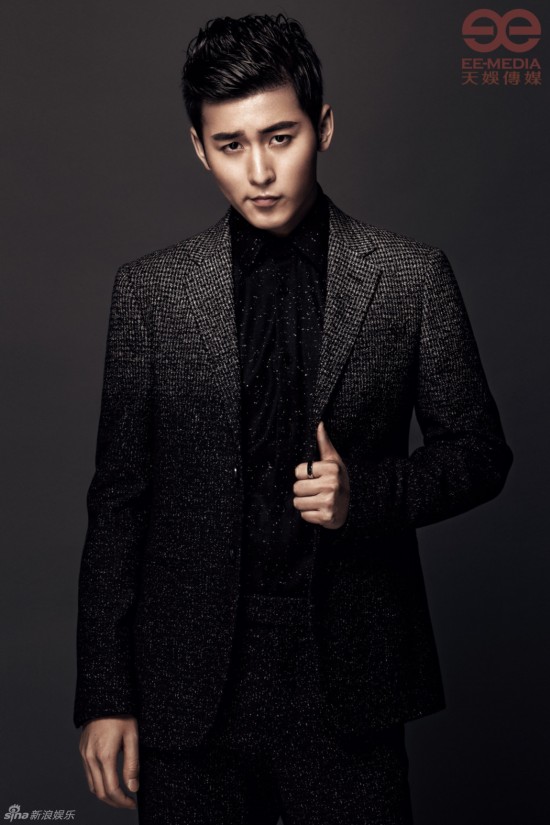 王诗龄全家福高圆圆喜庆 2014明星开年写真