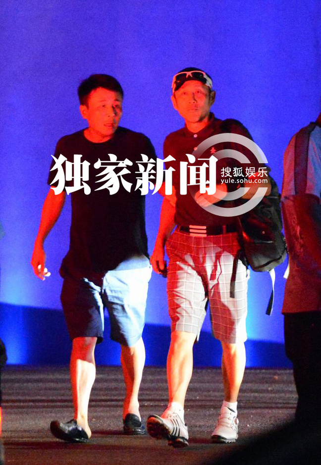 明星导演齐相聚!冯小刚陈道明沈傲君聚会(图)