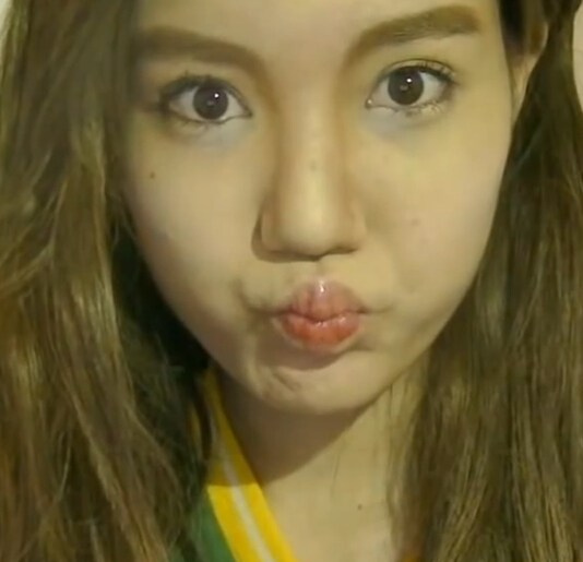 日本女粉丝秀化妆术:一人模仿少女时代9人