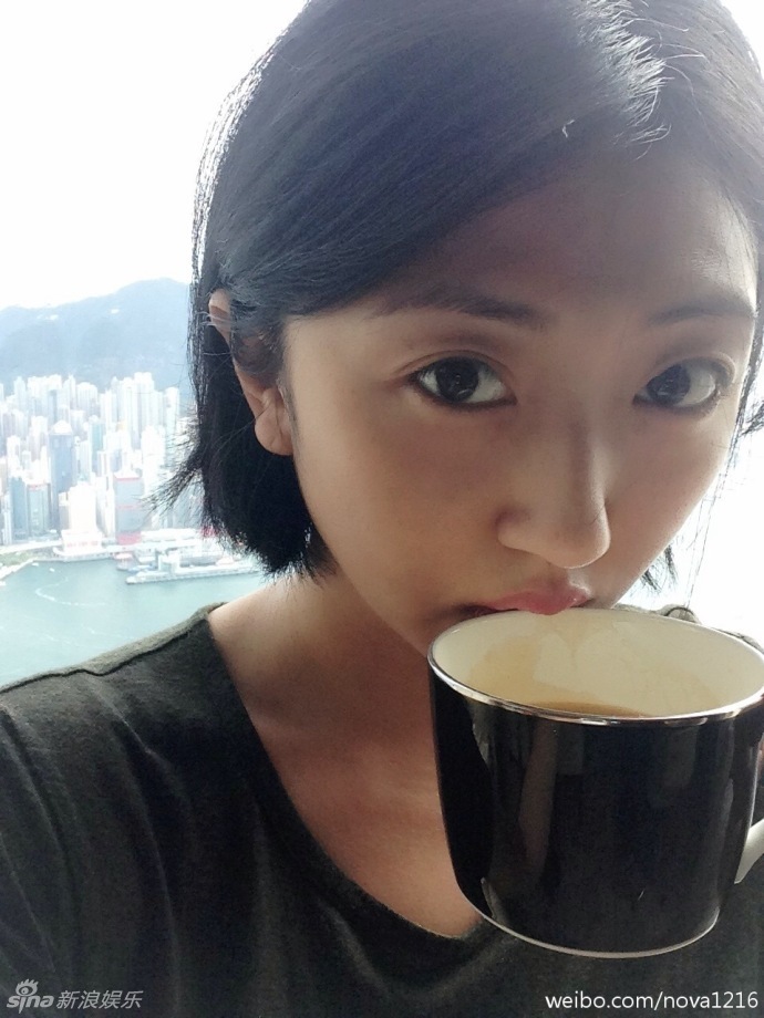 李云迪旧爱私照曝光 20张照片揭灯泡眼女孩华真