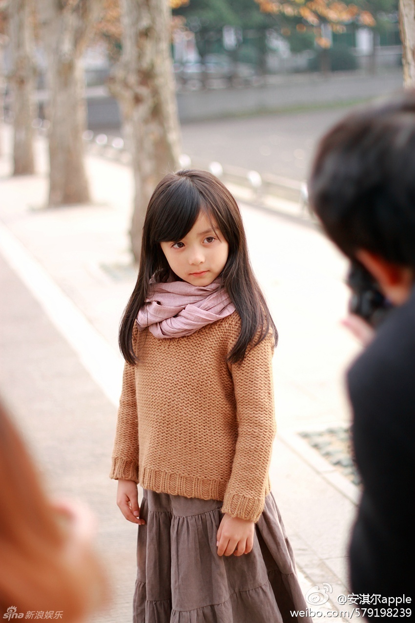5岁小萝莉走红微博 小天使萌化网友心(组图)