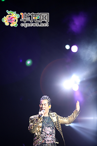 任贤齐巡演 飚 到重庆 嘴甜哄歌迷:你们全是我的