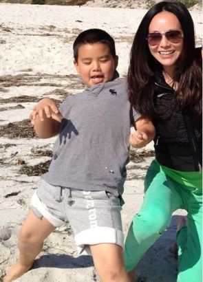 雪姨 王琳10岁儿子近照 小麦肤色身体壮(图)