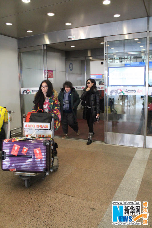 杨恭如低调现身首都机场 事业重心疑似转移北