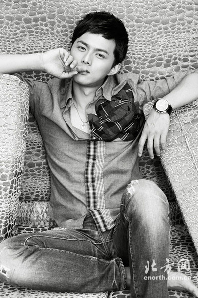 华妃恋上十阿哥?+蒋欣叶祖新疑公开恋情(图)