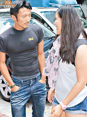 谢霆锋近期体形曝光 健壮胸肌腹肌变壮男\/图