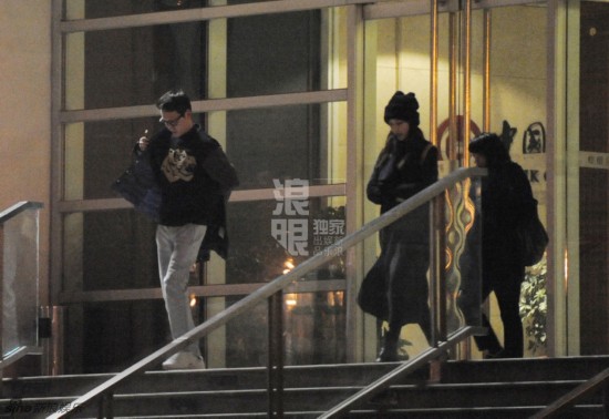 冯绍峰倪妮甜蜜吃火锅 倪妮素颜楚楚动人