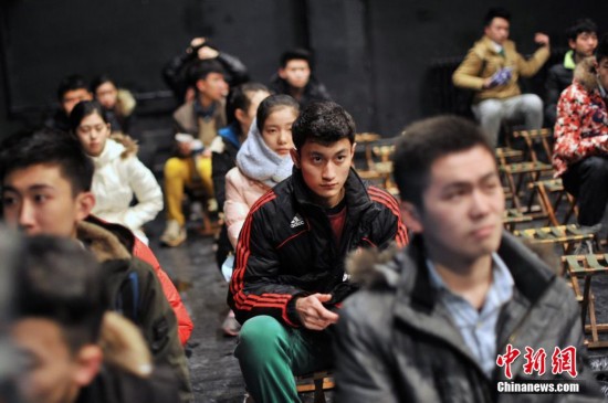 ����Ϸ��ѧԺ�տ��ھ����� ˧����Ůðѩ�Ͽ�