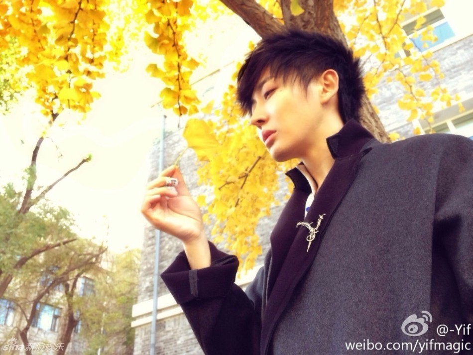 魔术师Yif生活照大盘点 网友围观称娇媚[组图]