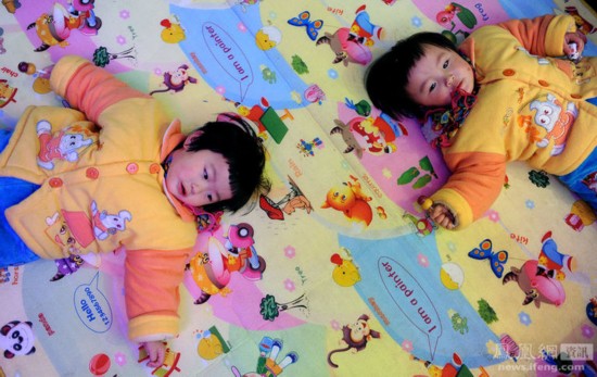 60岁失独老太生子 试管婴儿手术生双胞胎