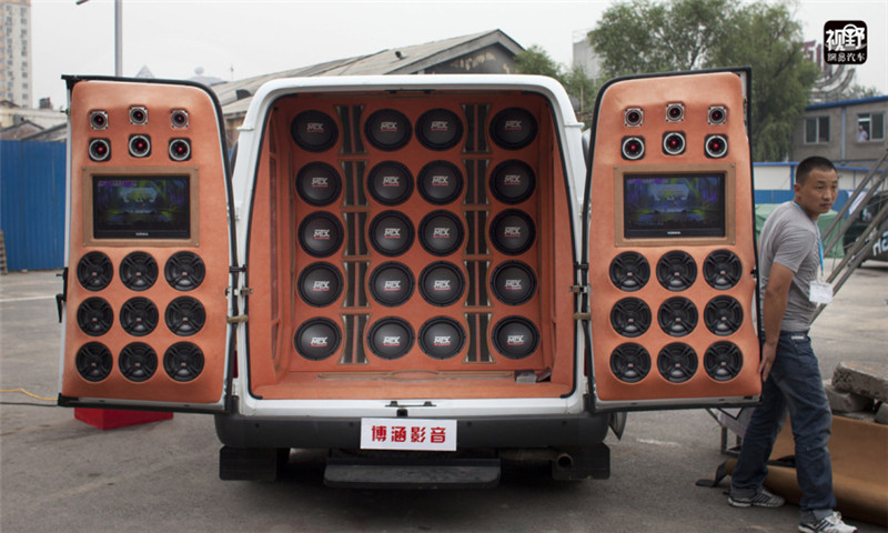 失控的改装 汽车改装在国外随处可见