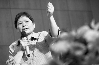 华中科技大学校长邀宿管阿姨教大学生读书