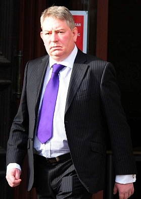 英国一男教师教书20年 偷拍<em>女生</em>视频41部(图)