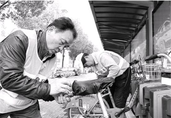 宁波2千个公共自行车防水坐垫套 一个月后剩5