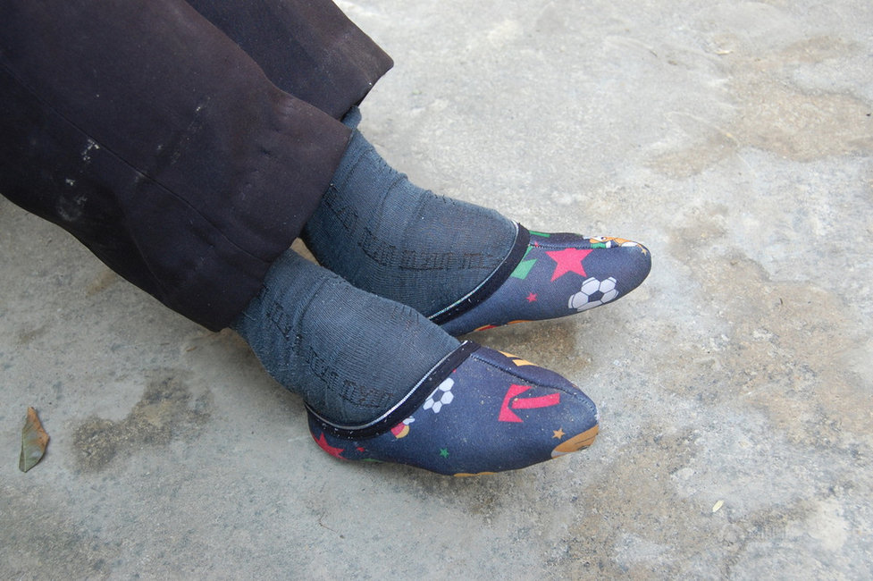 探访最后<em>三寸金莲</em>的小脚行走生活(组图)