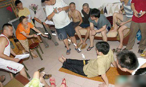 80后新婚闹洞房很黄很暴力