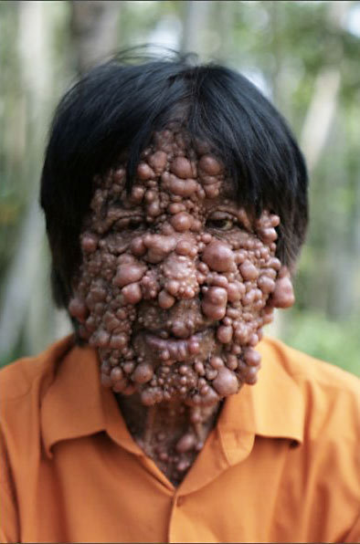 盘点2012十大奇闻异事 <em>少女</em>78万美元拍卖初夜