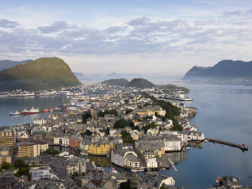 欧洲美丽的迷你港口城市