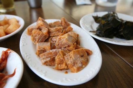 可以吃到正宗红海参和鲍鱼粥的地方--咸德海女