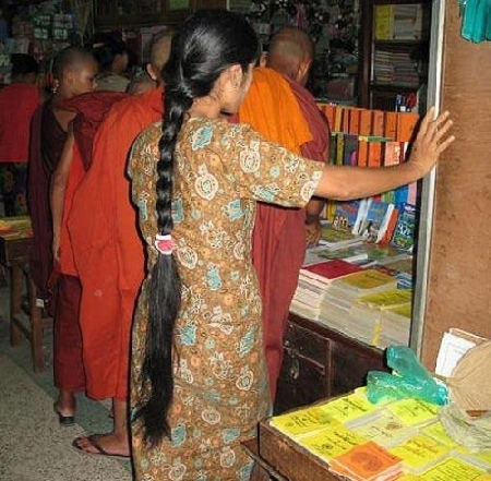 缅甸小偷不偷钱财就爱偷<em>女人长发</em>
