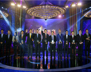 2014年度风云浙商出炉：有入选者现场向宗庆后拜师