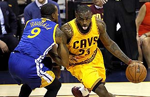 篮球--NBA总决赛第四场:勇士队对阵骑士队