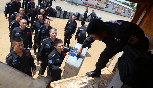 中国第四支维和警察防暴队抵达利比里亚
