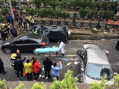浙江蕭山瓜瀝坎山公墓區域內發生一起嚴重車禍 致多人傷亡