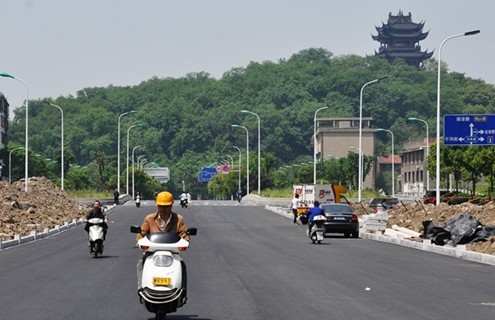 林荫大道东段改造工程通车