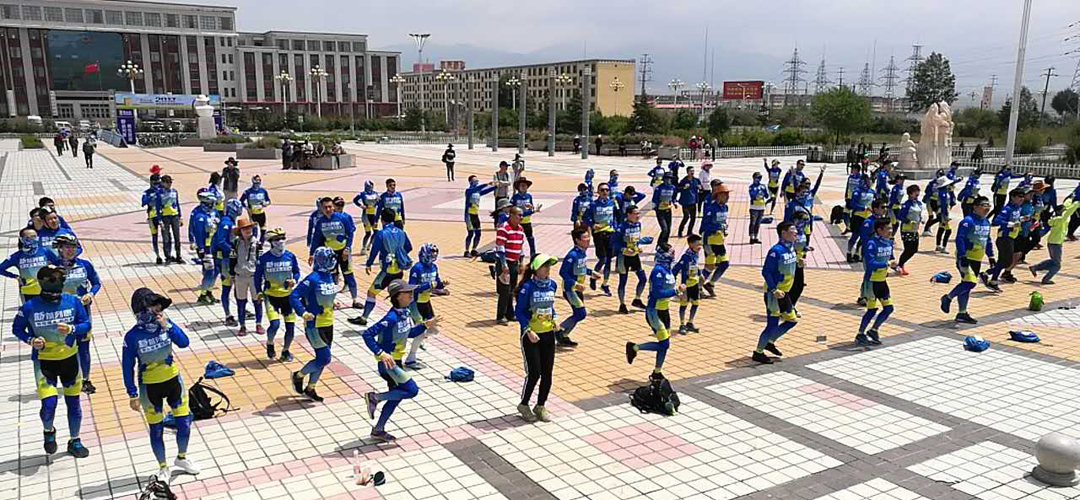 环青海湖嘉年华运动员热身