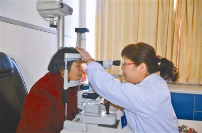 点亮眼眸的光明使者&mdash;&mdash;眼科医生毛肖丽