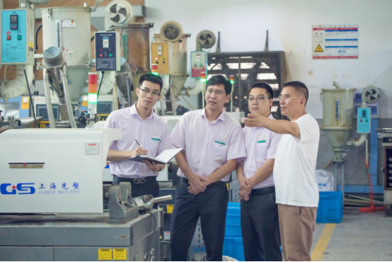 乐清支行工作人员支持上门服务 助力小微企业融资发展