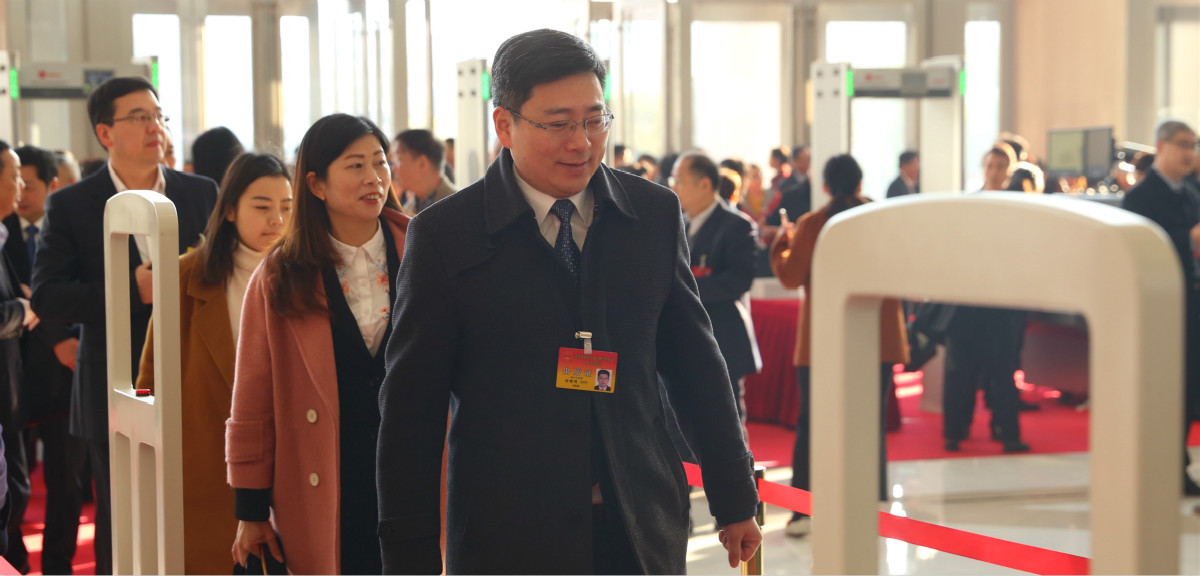 代表委员入场