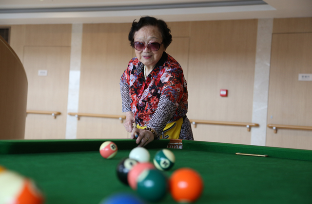 老人更适合居住在城市