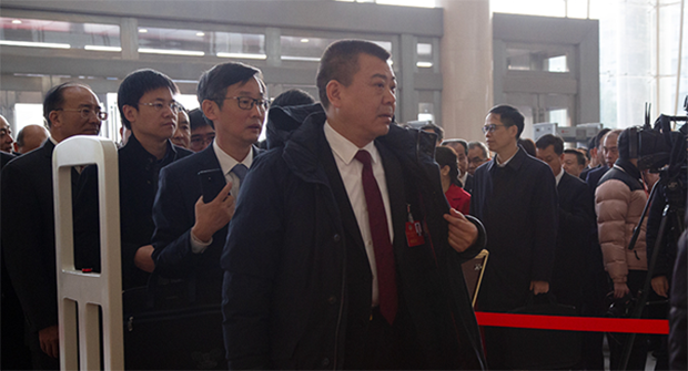 人大代表陆续入场