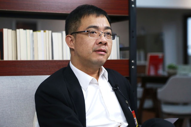 在本次省两会上，浙江省人大常委会将推动《浙江省民营企业发展促进条例（草案）》立法，您如何看待这这一创新举措？