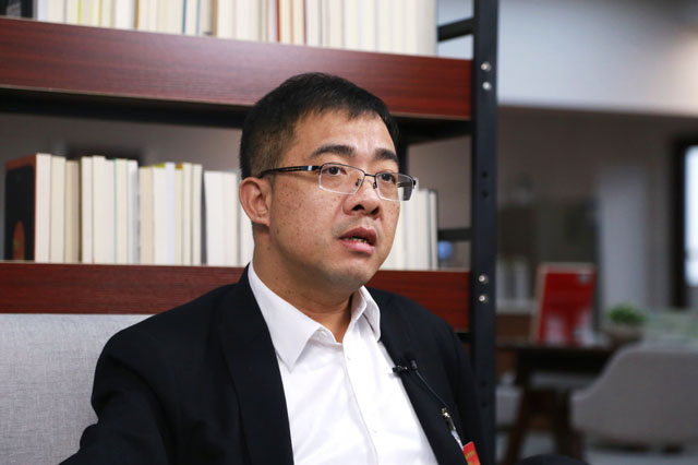 2020年是全面建成小康社会的收官之年，您认为，法律如何助推精准扶贫？