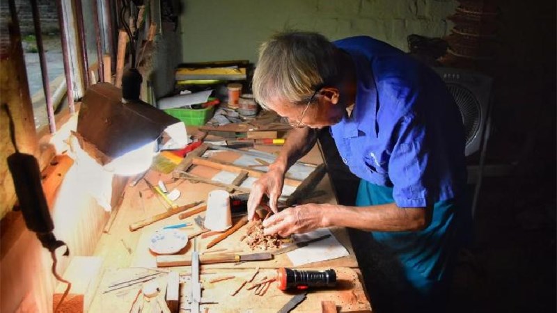 山坳裏的老木匠：一生堅守一手藝