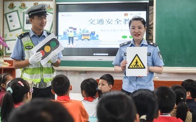 浙江新昌：交通安全&ldquo;護苗隊&rdquo;助力學生出行安全