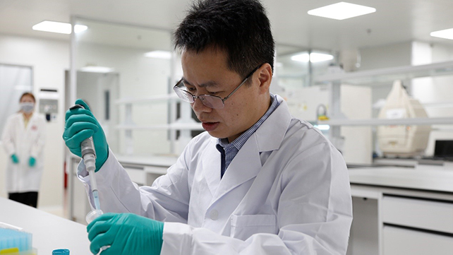 新华网：对青年科学家的培养有何建议？