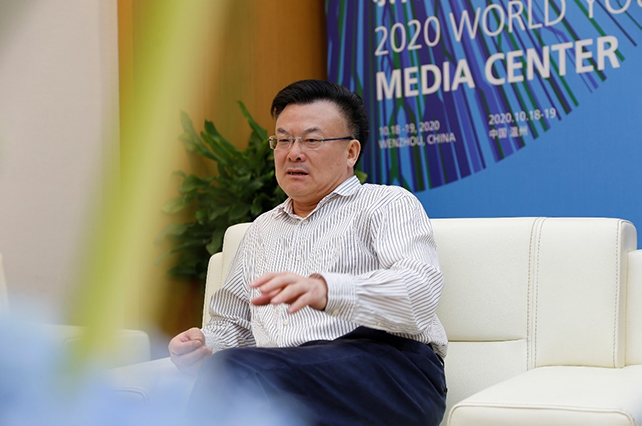 新华网：在当前复杂的国内外形势下，举办世界青年科学家峰会的意义是什么？